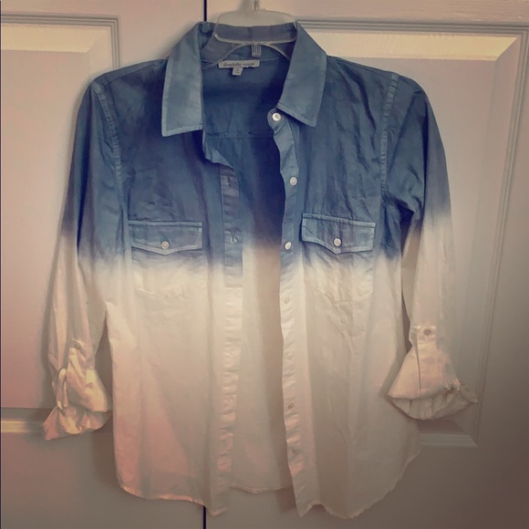 Charlotte Russe Tops - Ombre button-up